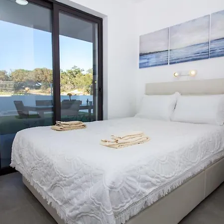 Willa Bonjour House By Ici Algarve