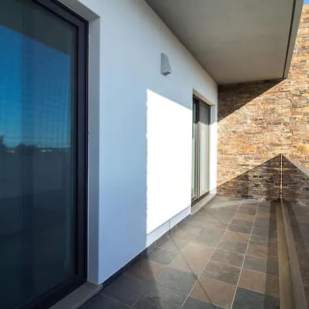 Villa Bonjour House By Ici