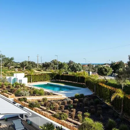 Bonjour House By Ici * Αλμπουφέιρα