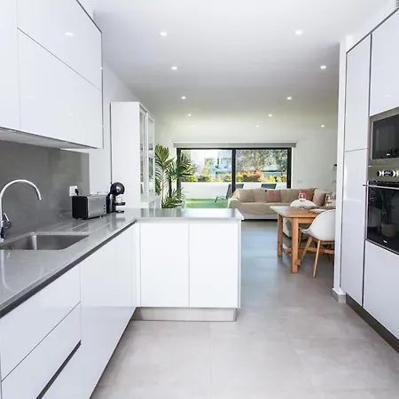 Bonjour House By Ici