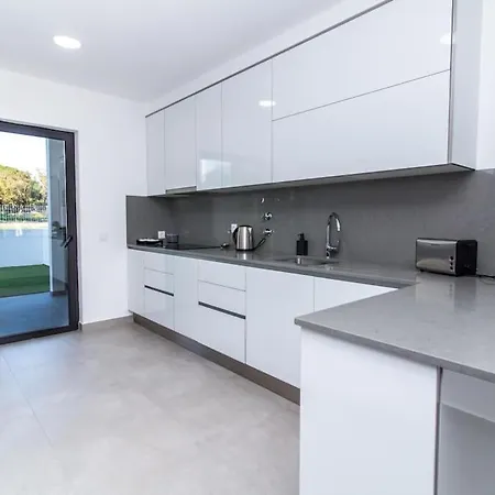 Willa Bonjour House By Ici Algarve